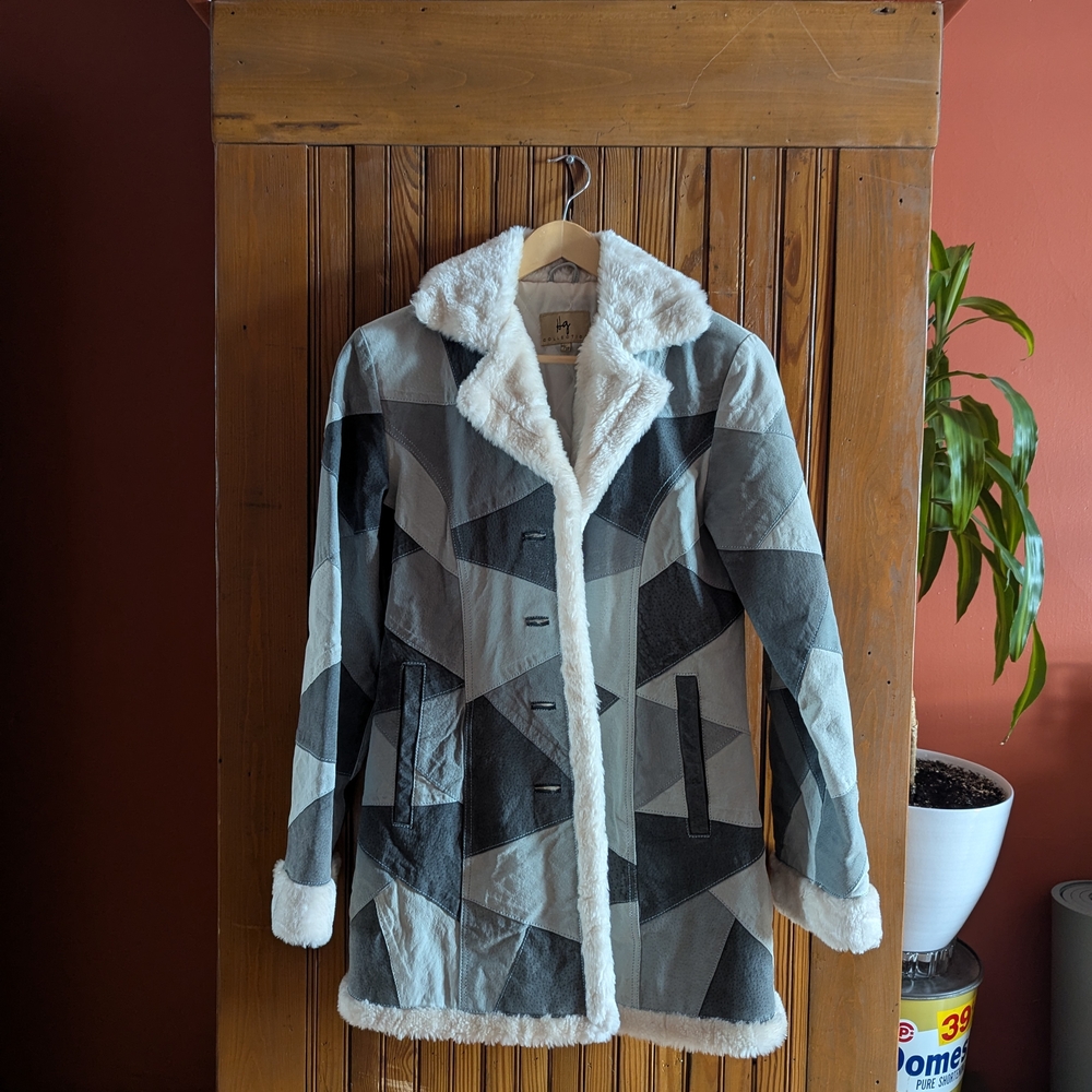 Stylish Women's Suede Patchwork Coat with Faux Fur Trim